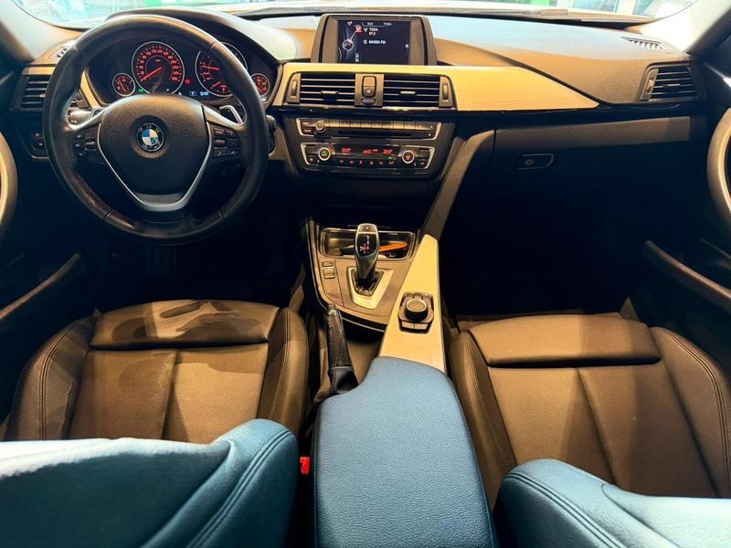 BMW 320i Active Flex - foto 11