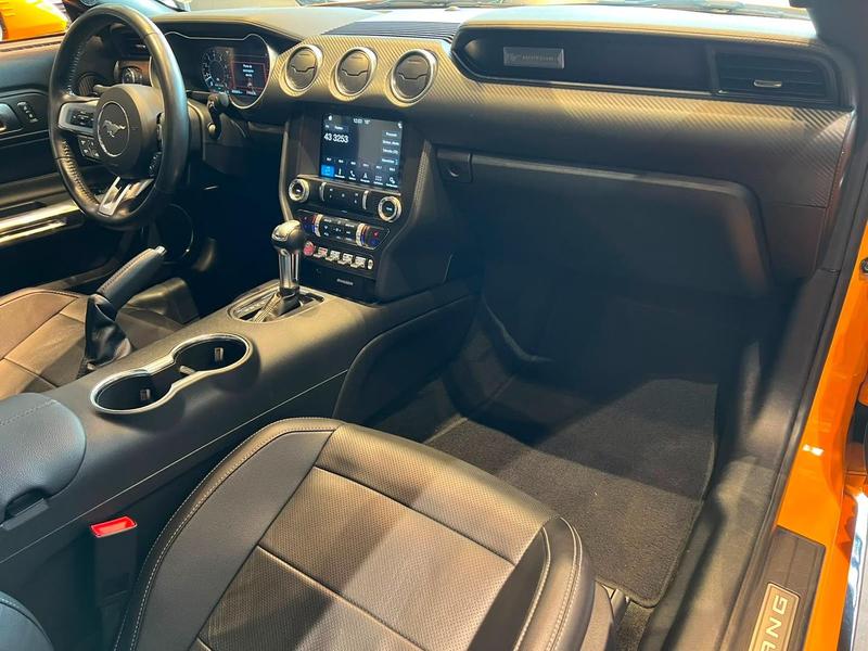 Ford Mustang GT - foto 12