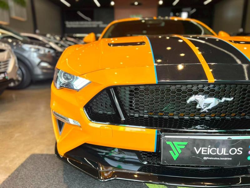 Ford Mustang GT - foto 8