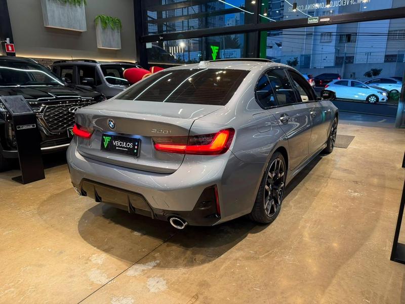 BMW 320i M Sport Flex - foto 4
