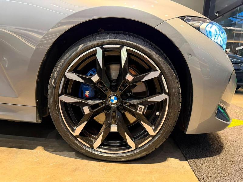 BMW 320i M Sport Flex - foto 20
