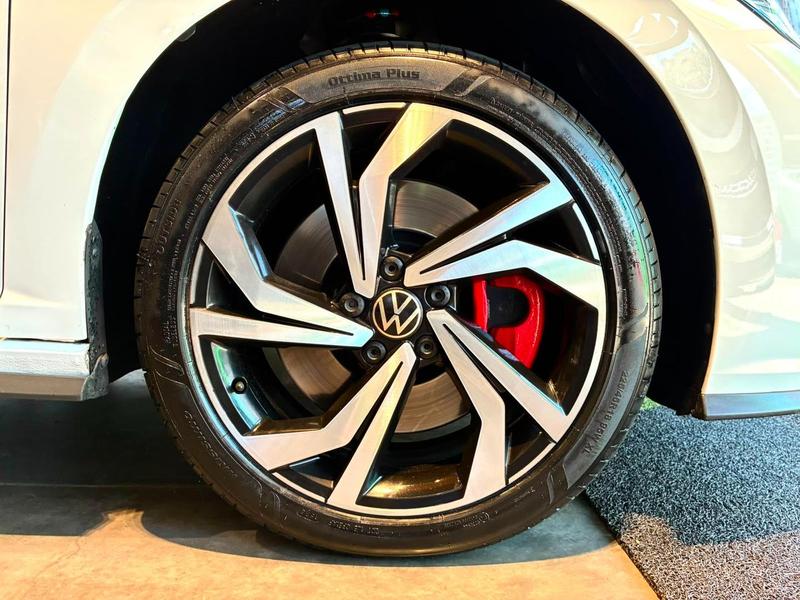 Volkswagen Jetta GLi - foto 18