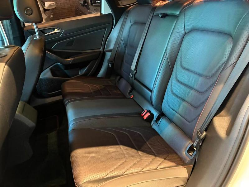 Volkswagen Jetta GLi - foto 17