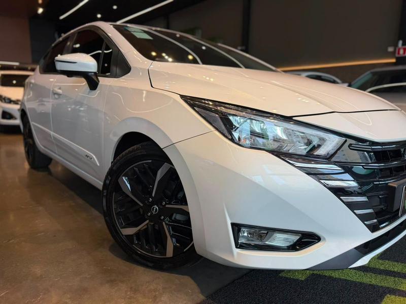 Nissan Versa Excl CVT - foto 7