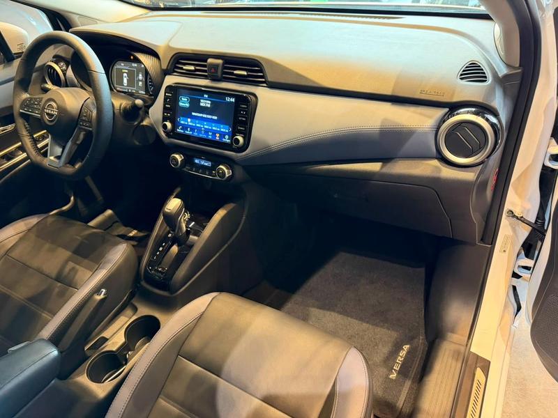 Nissan Versa Excl CVT - foto 14
