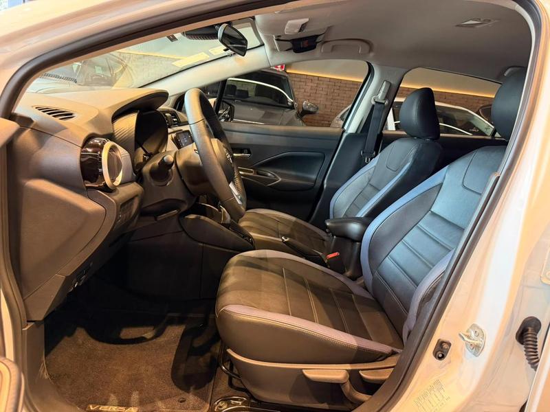 Nissan Versa Excl CVT - foto 10