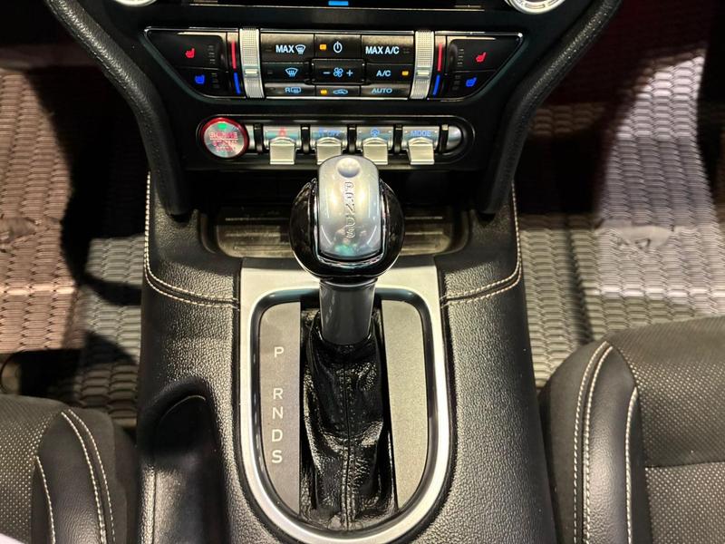 Ford Mustang GT - foto 15