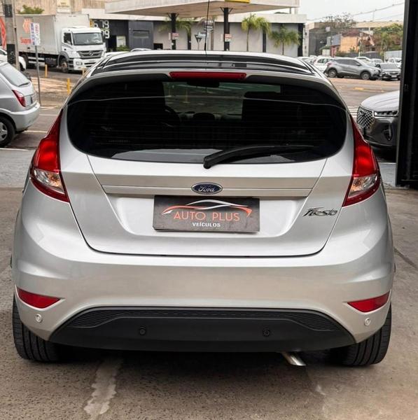 Ford Fiesta 16se - foto 6