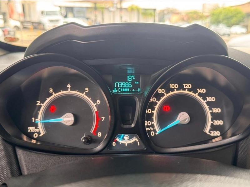 Ford Fiesta 16se - foto 7