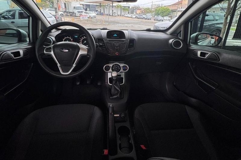 Ford Fiesta 16se - foto 8