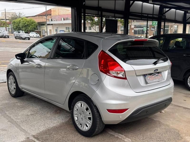 Ford Fiesta 16se - foto 5