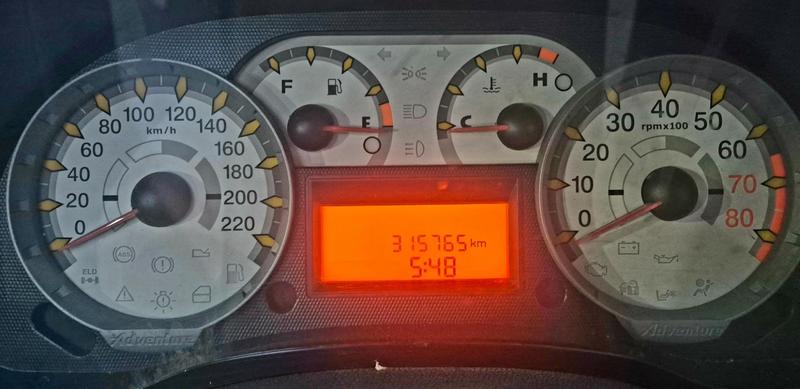 Fiat Strada Adventure Ce 1.8 16V Flex - foto 8