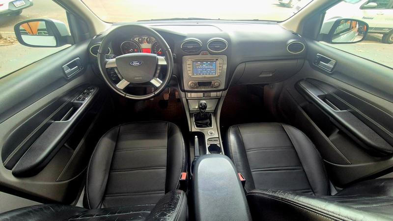 Ford Focus Sedan 1.6 1.6 Flex 8V 16V 4P Mec. - foto 9
