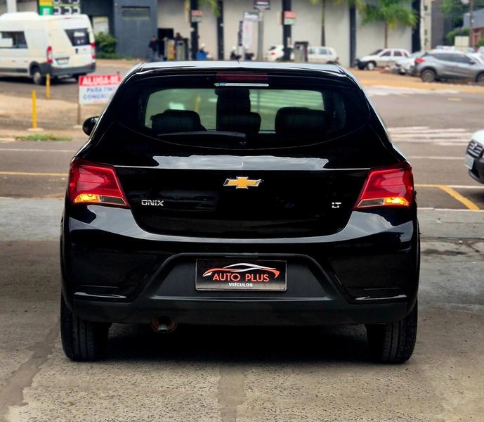 Chevrolet Onix 10mt LT - foto 4
