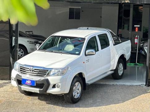 TOYOTA HILUX CD4X2 SR