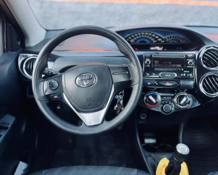 Toyota Etios Sd Xs - foto 8