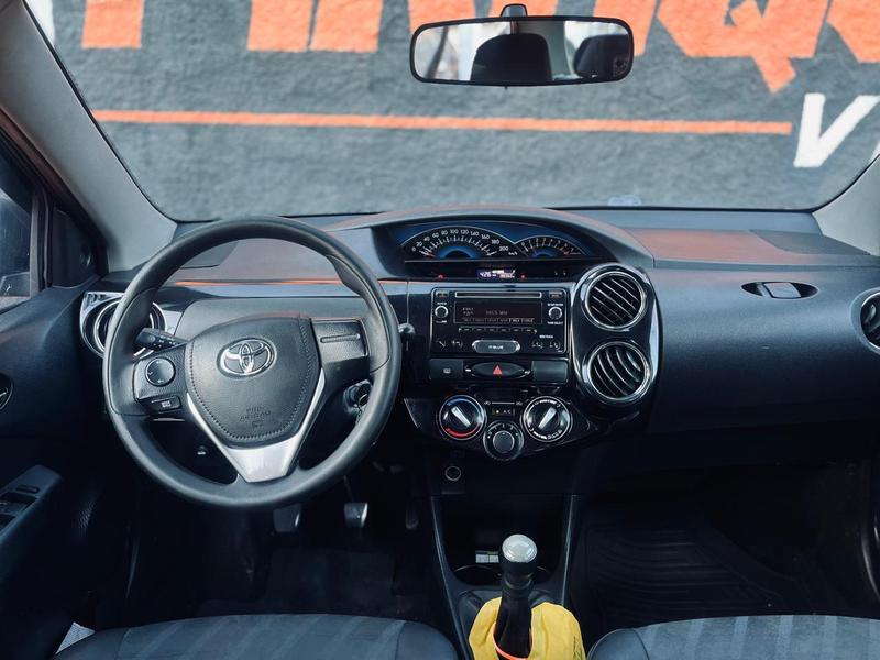 Toyota Etios Sd Xs - foto 7