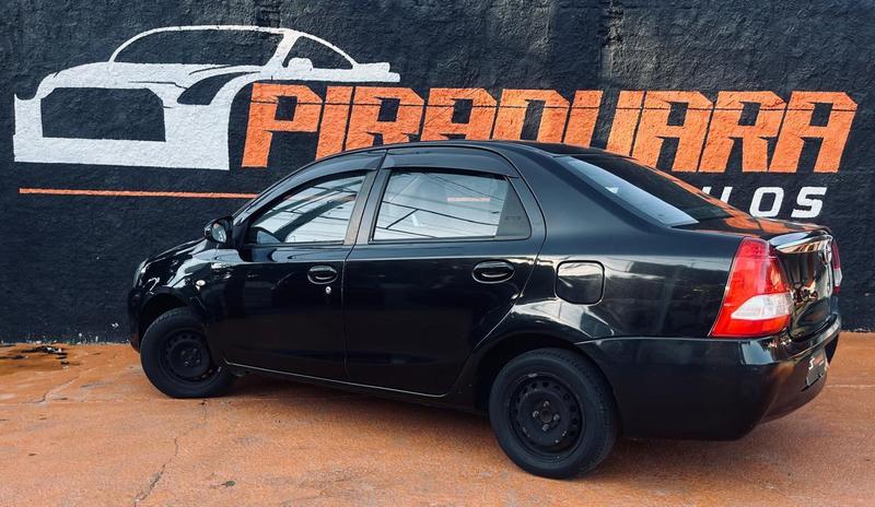 Toyota Etios Sd Xs - foto 3