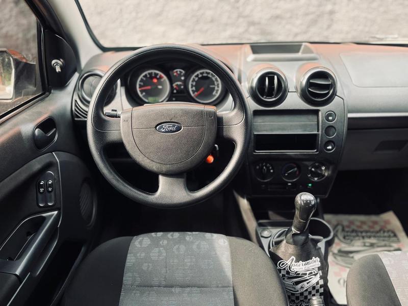 Ford Fiesta 1.6 Flex - foto 8
