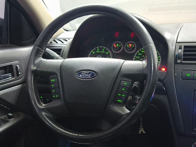 Ford Fusion - foto 6