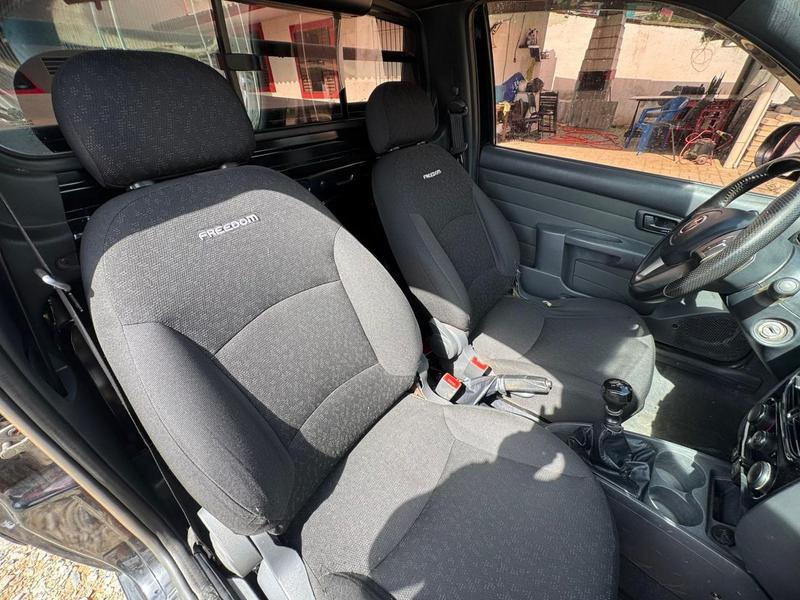 Fiat Strada Freedom Cc - foto 8