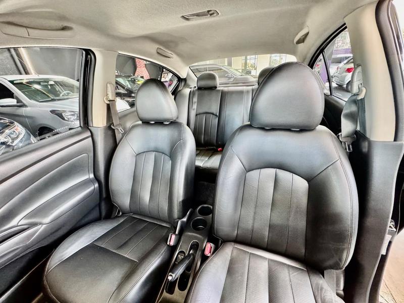 Nissan Versa 16sl CVT - foto 12