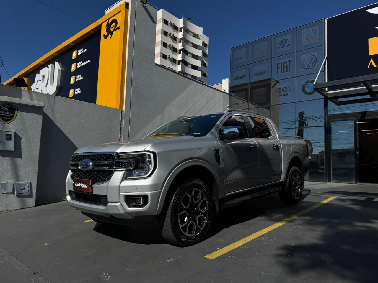FORD Ranger Limited 3.0TDi V6 24v 4WD C.D. 2024 - miniatura 3