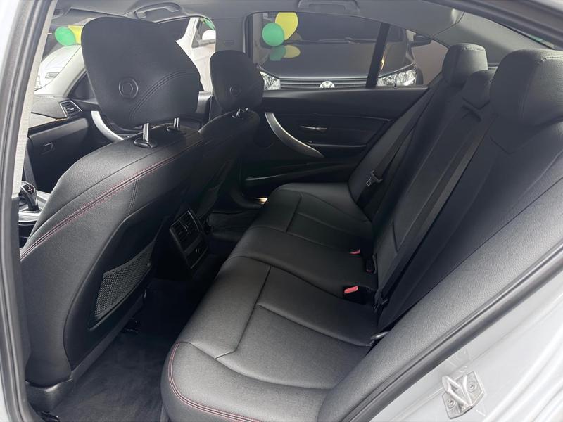 BMW 320i Active Flex - foto 16