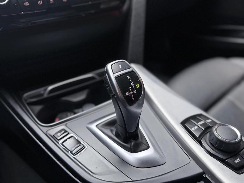 BMW 320i Active Flex - foto 17