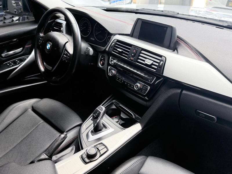 BMW 320i Active Flex - foto 13