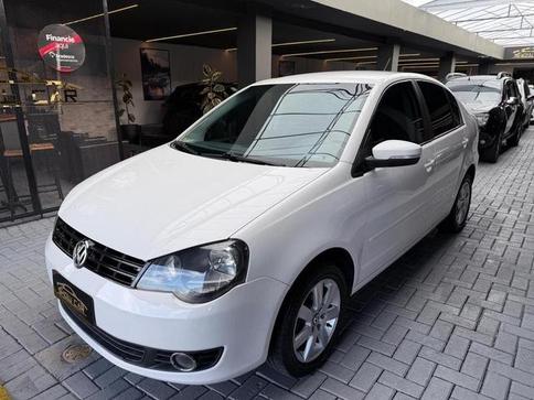 VOLKSWAGEN POLO SEDAN 1.6