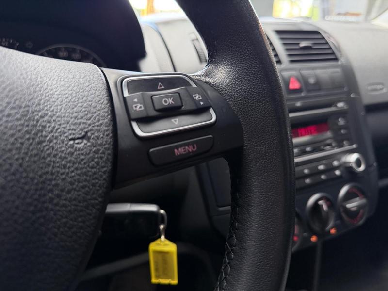 Volkswagen Polo Sedan 1.6 - foto 12