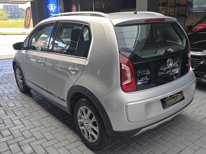 Volkswagen Up! Cross 1.0 TSI Total Flex 12V 5P - foto 6