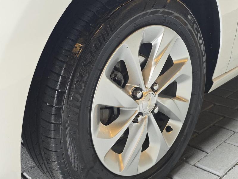 Chevrolet Onix 10mt - foto 16