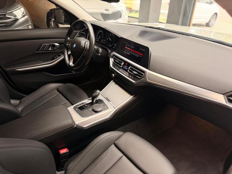 BMW 320i - foto 17