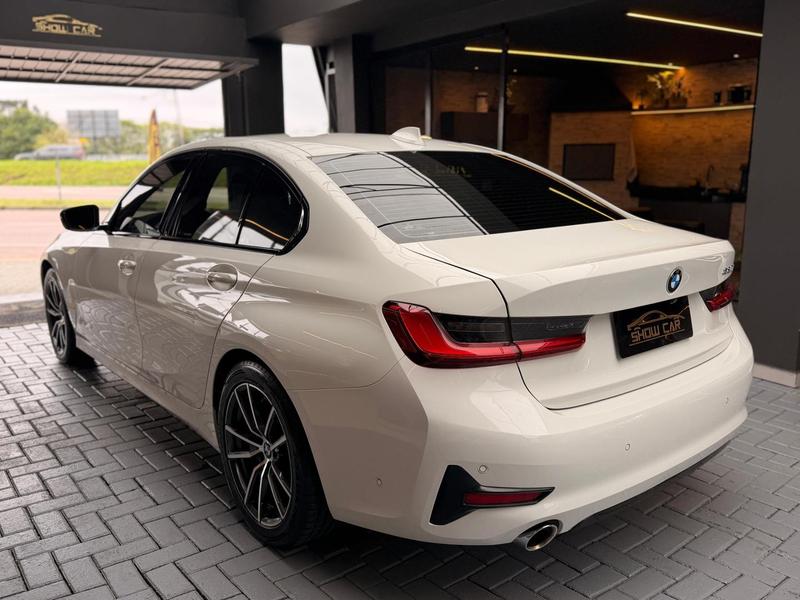 BMW 320i - foto 6