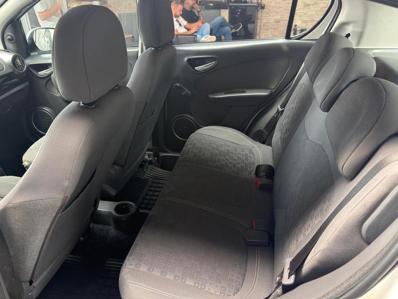 Fiat Palio Attractiv 1.0 - foto 12