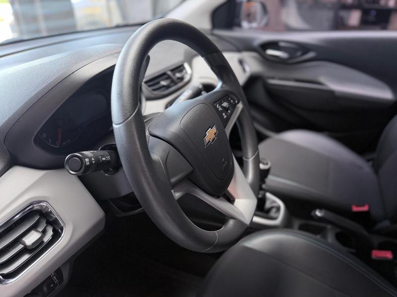 Chevrolet Onix Hatch LT 1.0 8V Flexpower 5P Mec. - foto 11