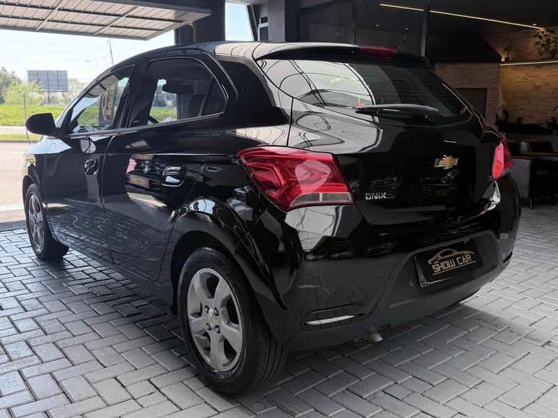 Chevrolet Onix Hatch LT 1.0 8V Flexpower 5P Mec. - foto 6