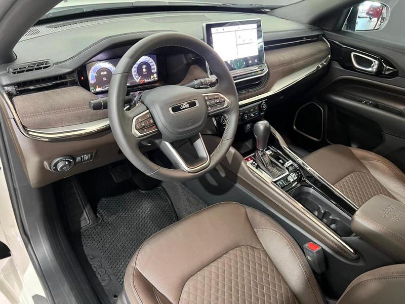 Jeep Commander Overland Td380 2.0 4X4 Die Automático - foto 9