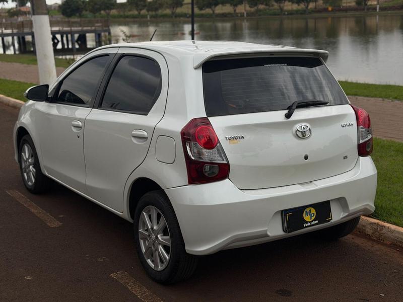 Toyota Etios X Plus 1.5 Automático ? - foto 7