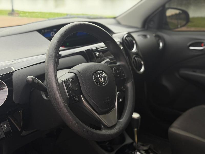 Toyota Etios X Plus 1.5 Automático ? - foto 9