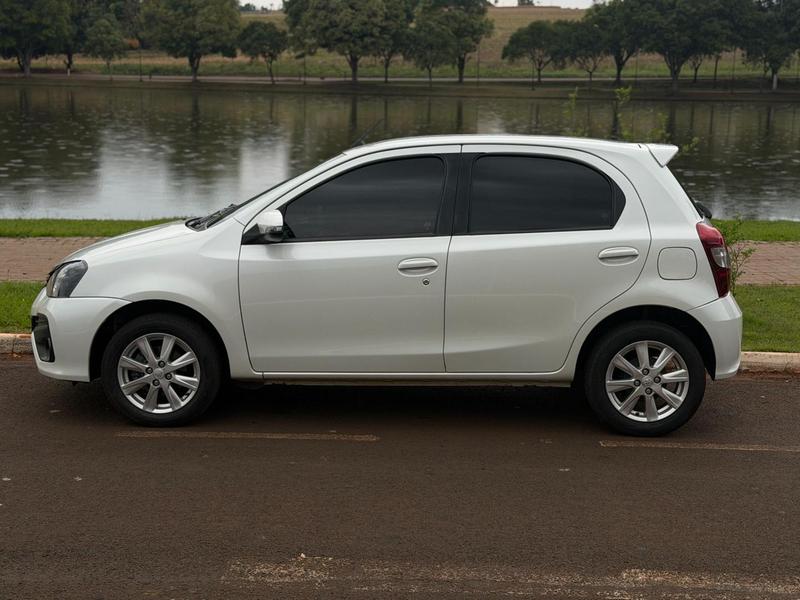 Toyota Etios X Plus 1.5 Automático ? - foto 8