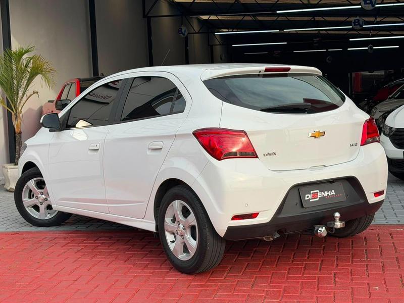 Chevrolet Onix 14mt LT - foto 6