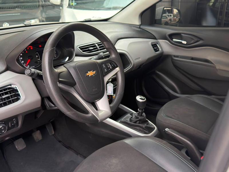 Chevrolet Onix 14mt LT - foto 8