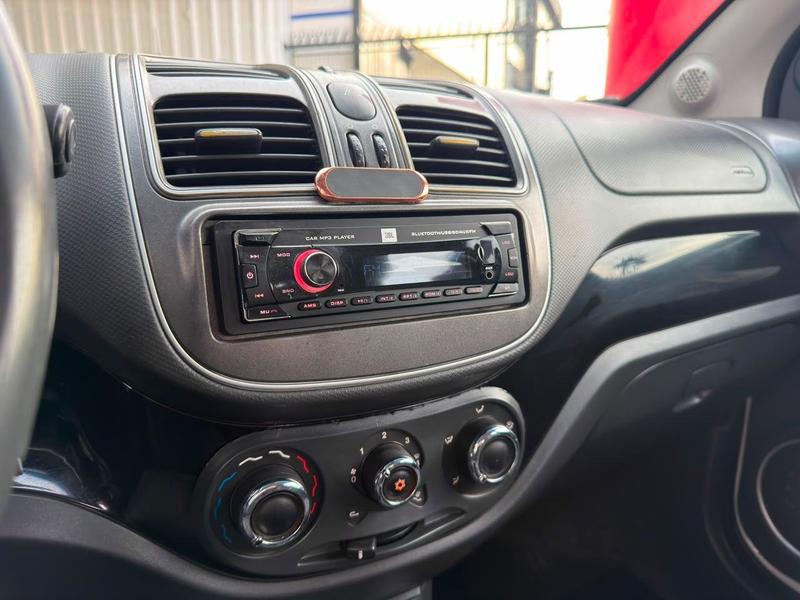 Fiat Palio 1.0 MPI Attractive 8V Flex 4P Manual - foto 9