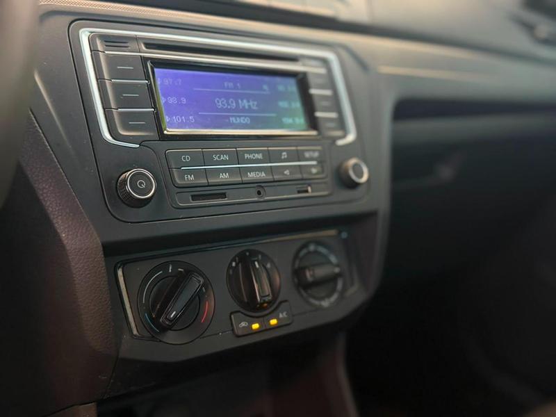 Volkswagen Voyage 16l - foto 5