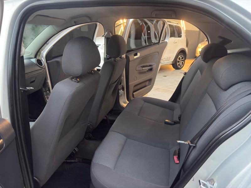 Volkswagen Gol 1.0 - foto 11