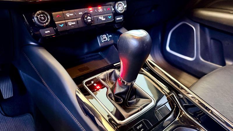 Jeep Commander Lim T270 - foto 7