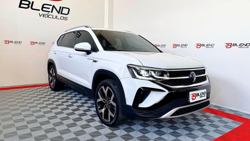 Volkswagen Taos 2024 à venda
